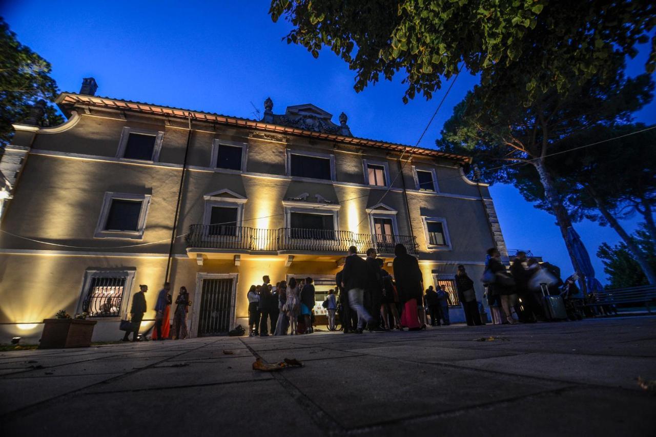 Isola Polvese Resort Castiglione del Lago Extérieur photo