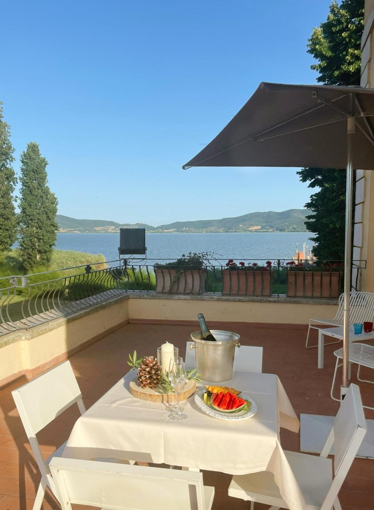 Isola Polvese Resort Castiglione del Lago Extérieur photo